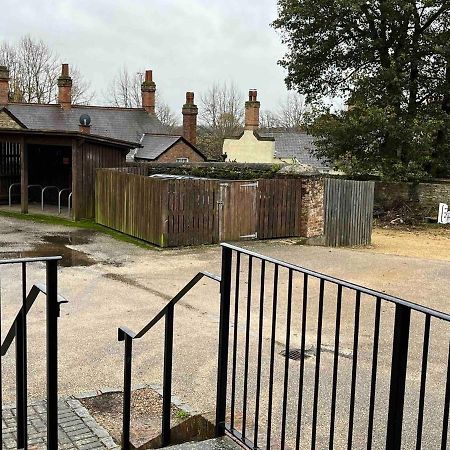Unique Old Auction House Βίλα Brackley  Εξωτερικό φωτογραφία