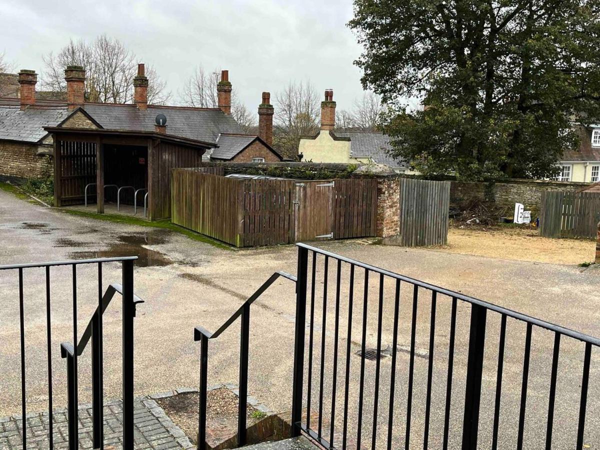 Unique Old Auction House Βίλα Brackley  Εξωτερικό φωτογραφία